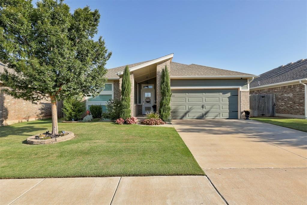Front exterior of 10709 NW 20th Street